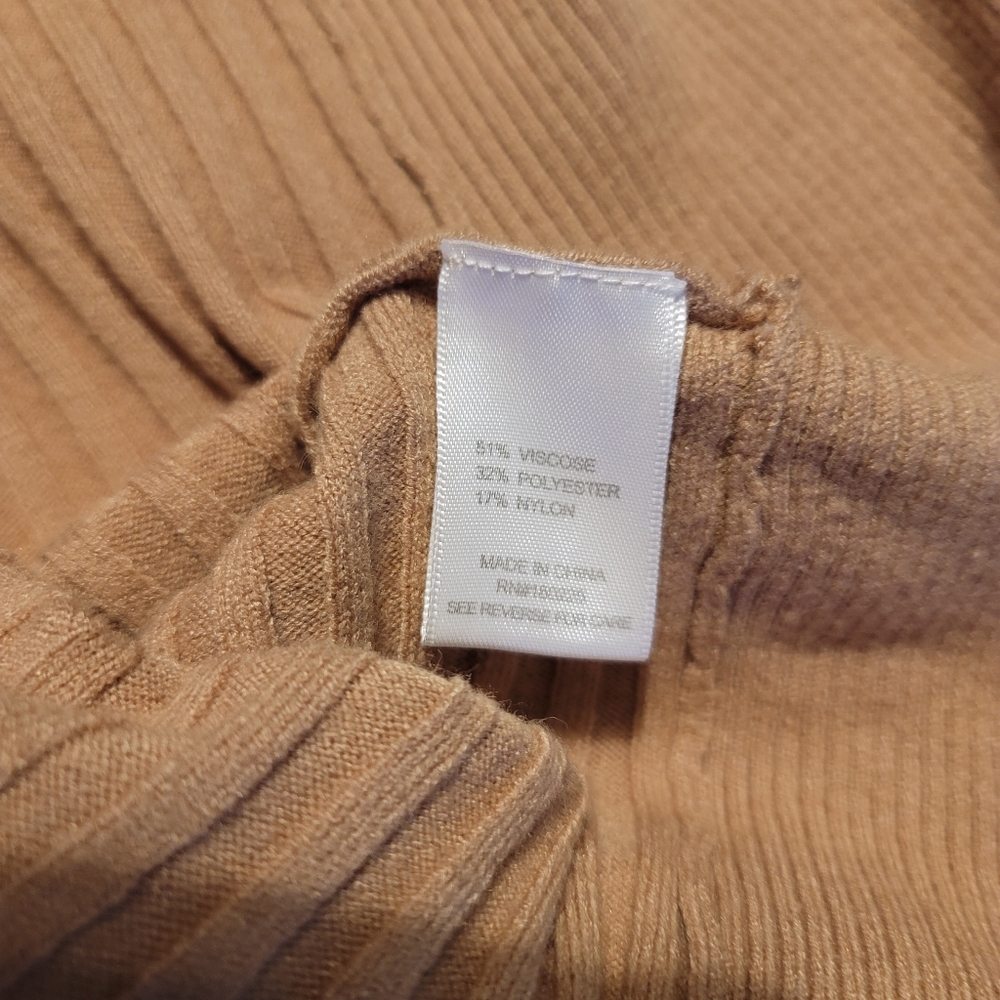 Stitch Drop Ribbed Knit V-Neck Sweater NWOT - Picture 7 of 9
